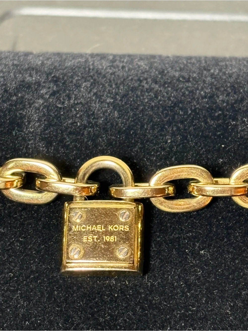 Michael Kors Padlock gold tone chain  Necklace/bracelet set - Picture 2 of 11